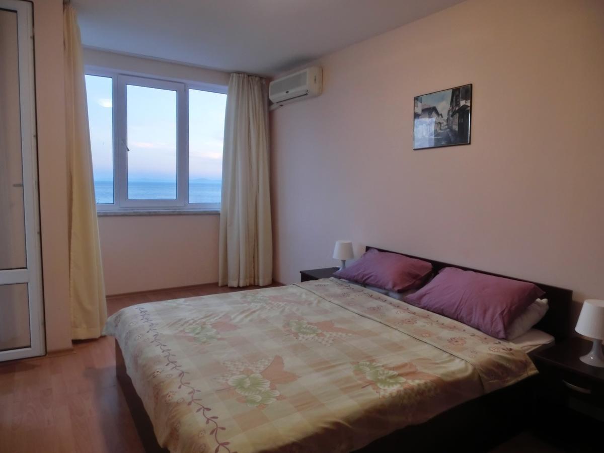 Sea View Crown Apartment On Complex With Pools And Beach, Sveti Vlas Exteriör bild